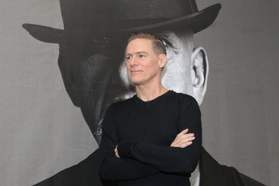 "Bryan Adams. Exposed" photo exhibition opens in Moscow