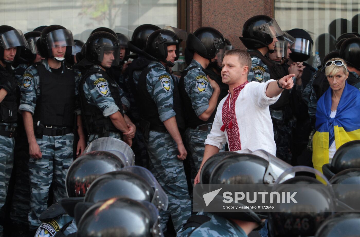 Rally against language law in Kiev