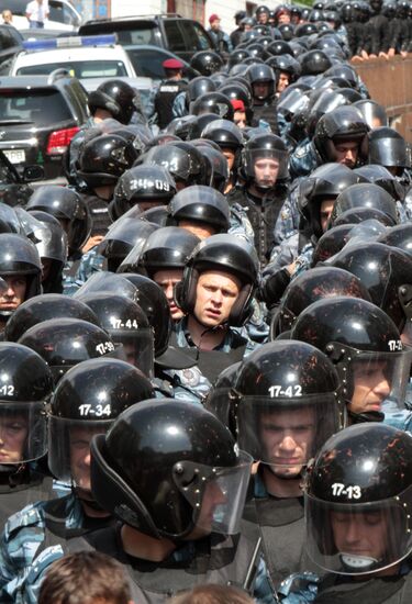 Rally against language law in Kiev