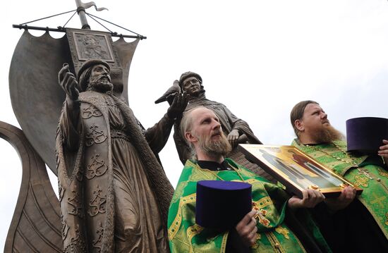 Monument to Pyotr and Fevronia unveiled in Yekaterinburg