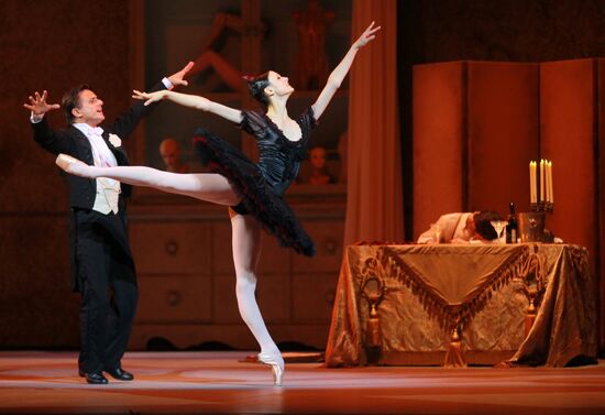 Rehearsal of ballet "Coppelia" by Roland Petit