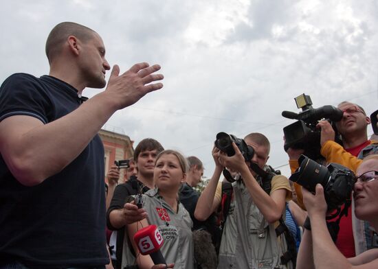 Sergei Udaltsov detained in St. Petersburg