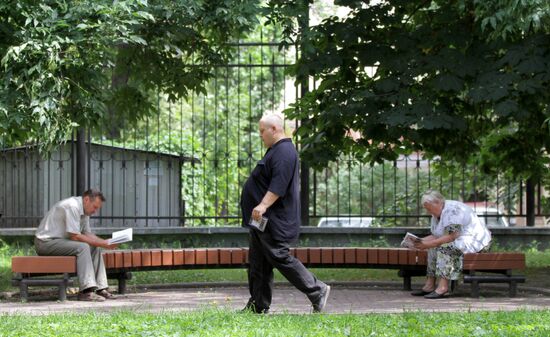 Summer reading area opens in Bauman Garden in Moscow