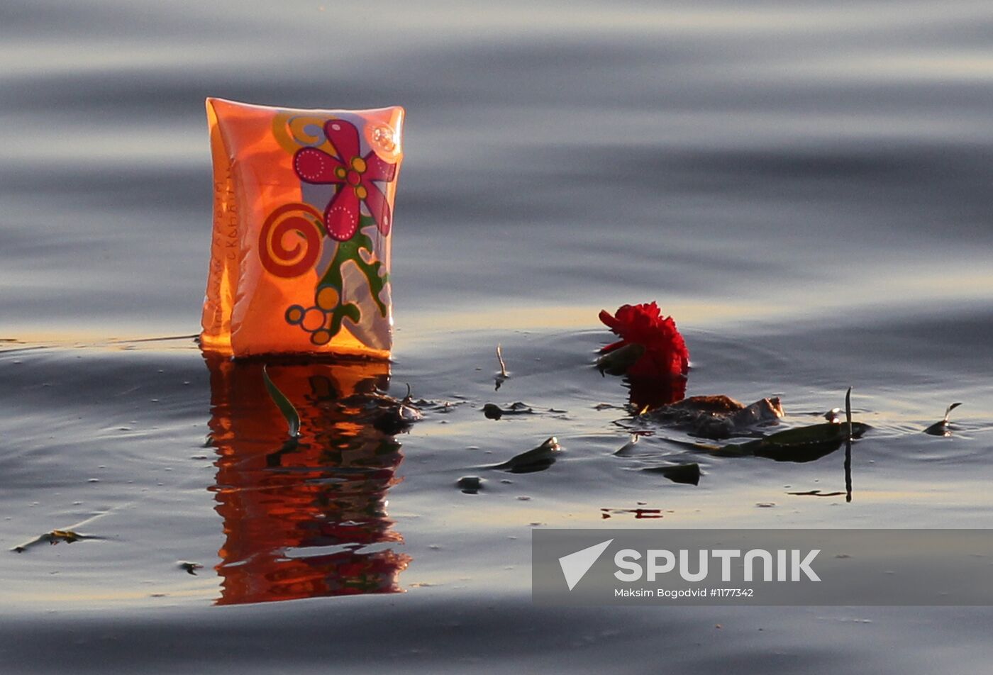 Gathering at Kazan river port in memory of Bulgaria victims