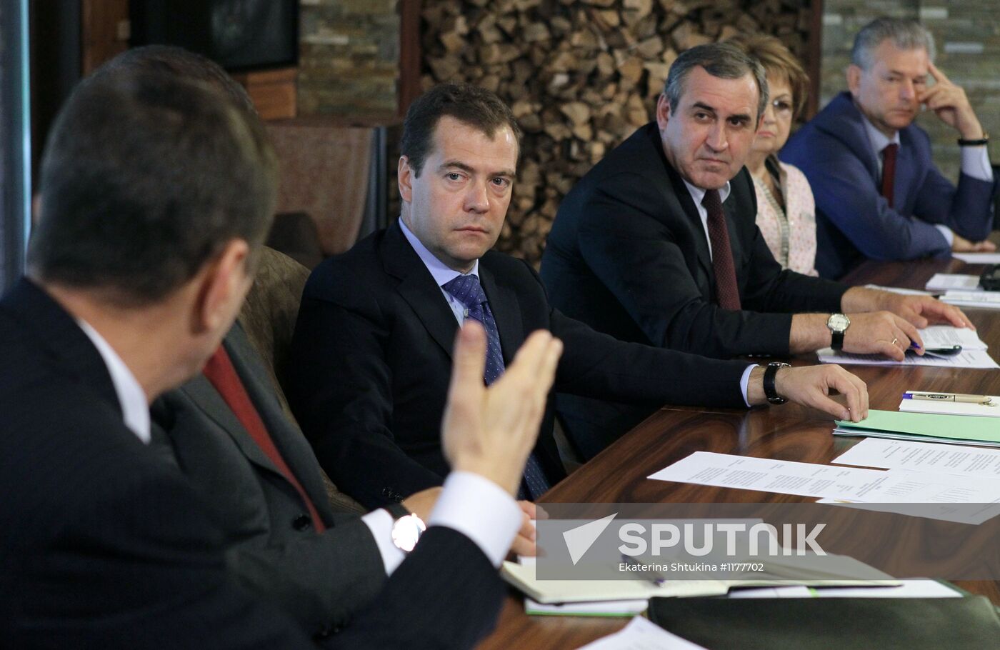 Dmitry Medvedev meets with United Russia party leaders