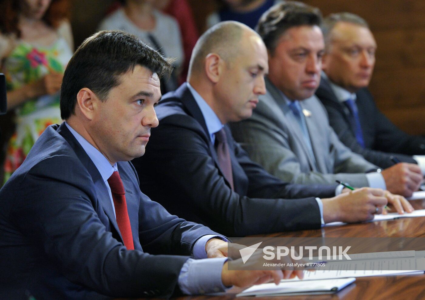 Dmitry Medvedev meets with United Russia officials