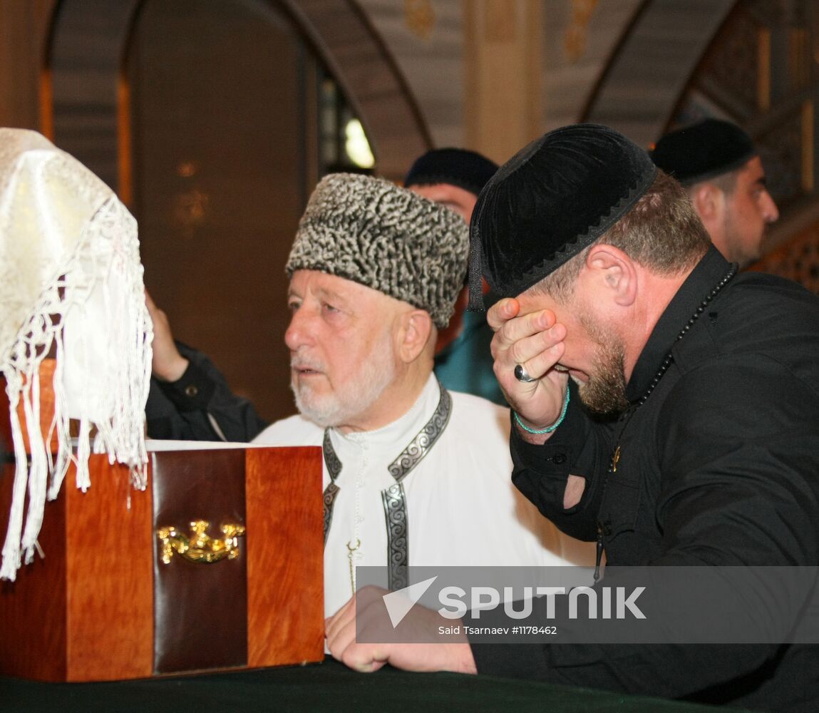 Prophet Muhammad relics brought to Grozny