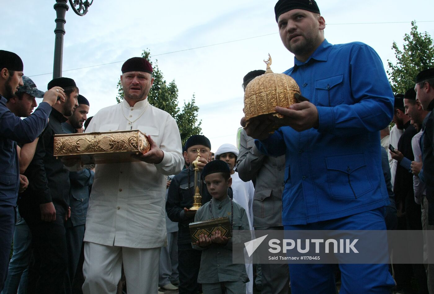 Prophet Muhammad relics brought to Grozny