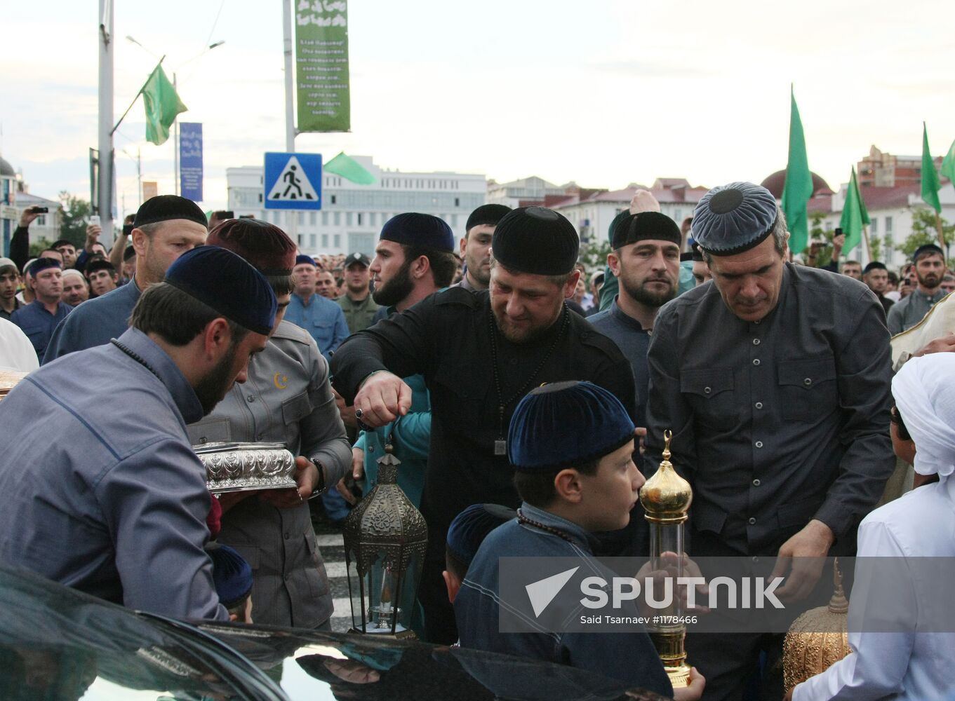 Prophet Muhammad relics brought to Grozny