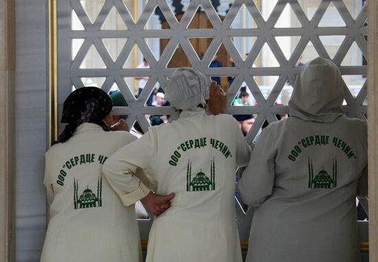 Prophet Muhammad relics brought to Grozny