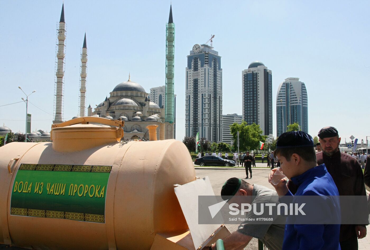 Prophet Muhammad relics brought to Grozny