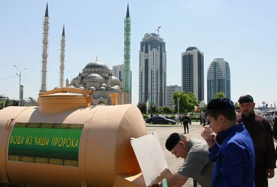 Prophet Muhammad relics brought to Grozny