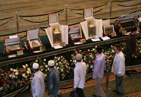 Prophet Muhammad relics brought to Grozny