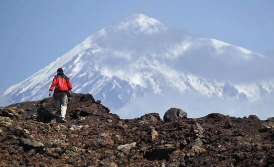 Volcanists work in GTFE area in Kamchatka