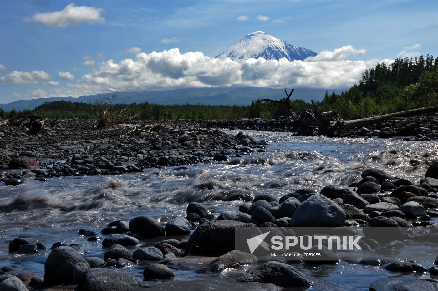 Volcanists work in GTFE area in Kamchatka