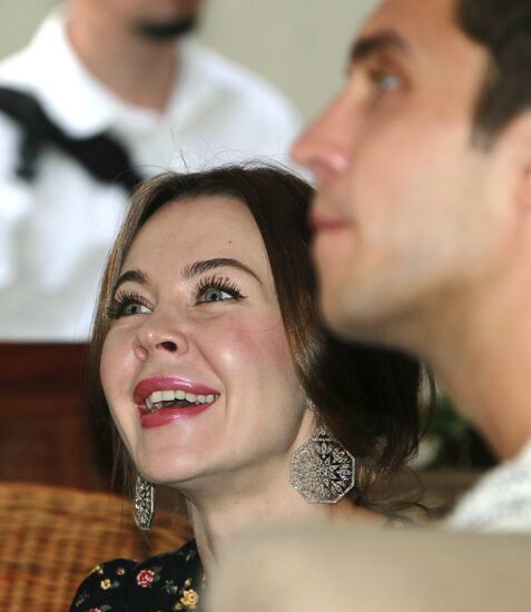 "Good Evening" to rally support for Kuban flood victims