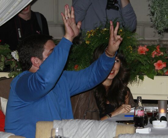 "Good Evening" to rally support for Kuban flood victims