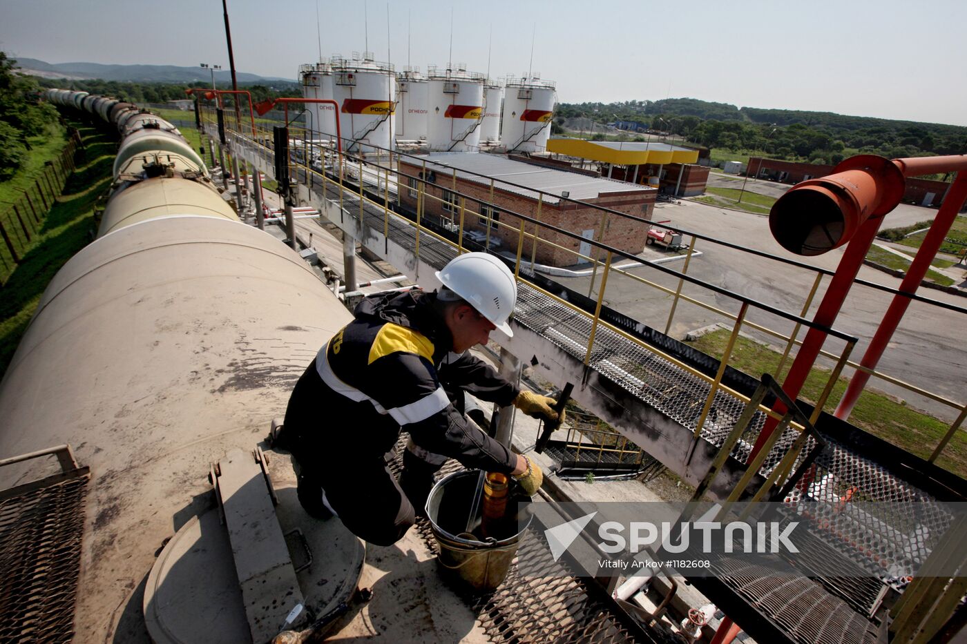 Work of Rosneft oil product depot in Primorsky Region