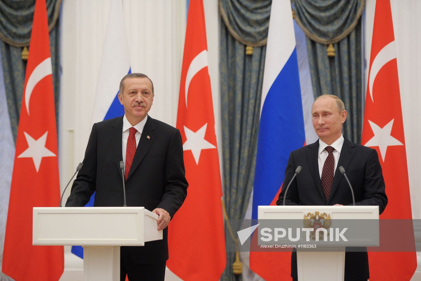 Vladimir Putin and Recep Erdoğan hold joint press conference