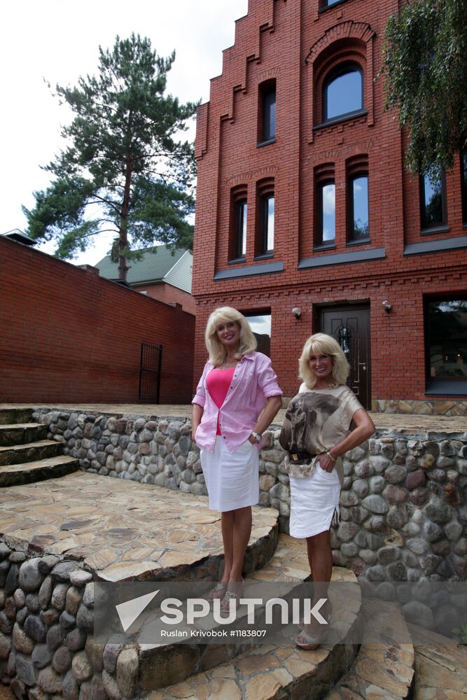 Yelena and Tatyana Zaytsev's country house