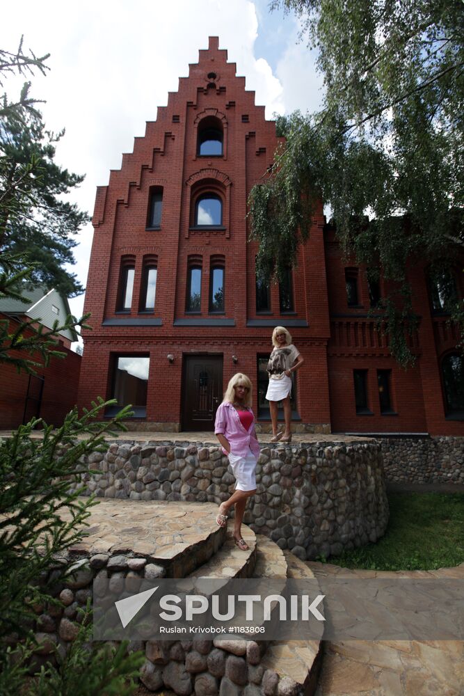 Yelena and Tatyana Zaytsev's country house