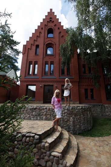 Yelena and Tatyana Zaytsev's country house