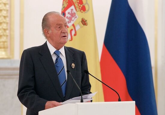 Vladimir Putin meets with Spanish King Juan Carlos in Moscow