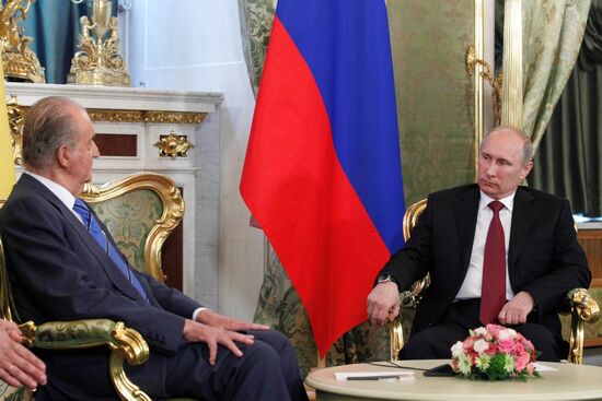 Vladimir Putin meets with Spanish King Juan Carlos I in Moscow