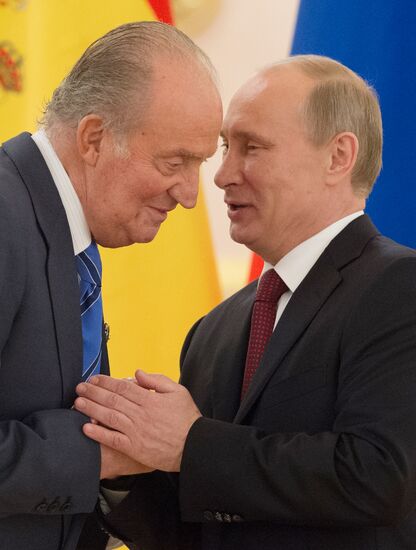 Vladimir Putin meets with Spanish King Juan Carlos in Moscow