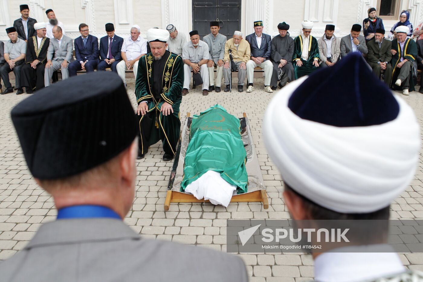 Farewell ceremony for Muslim leader Valiulla Yakupov