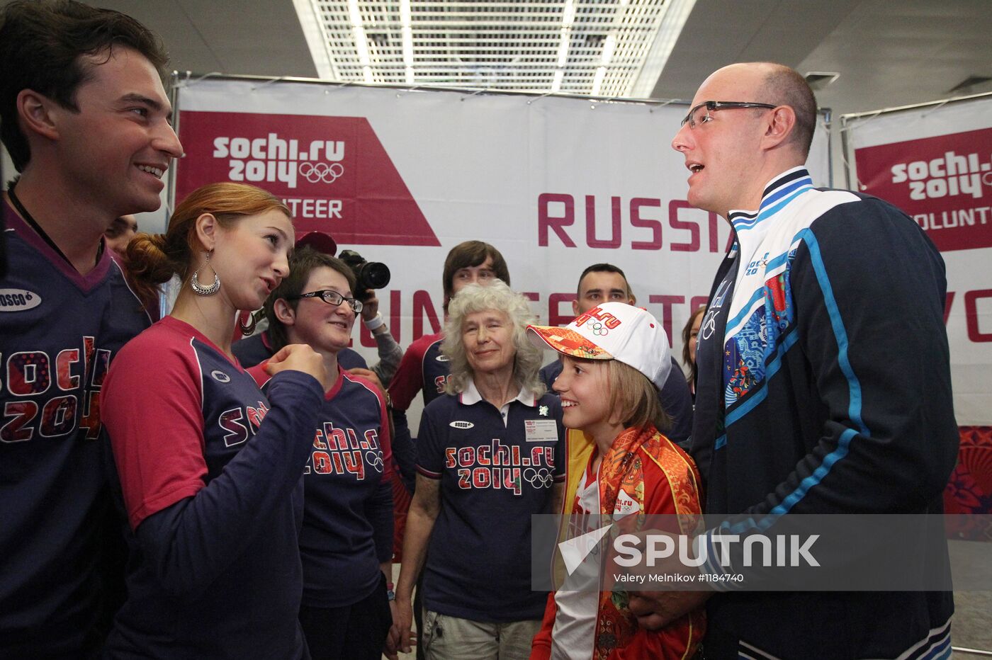 Russia’s national Olympic volunteer team departs for London