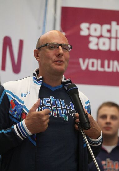 Russia’s national Olympic volunteer team departs for London