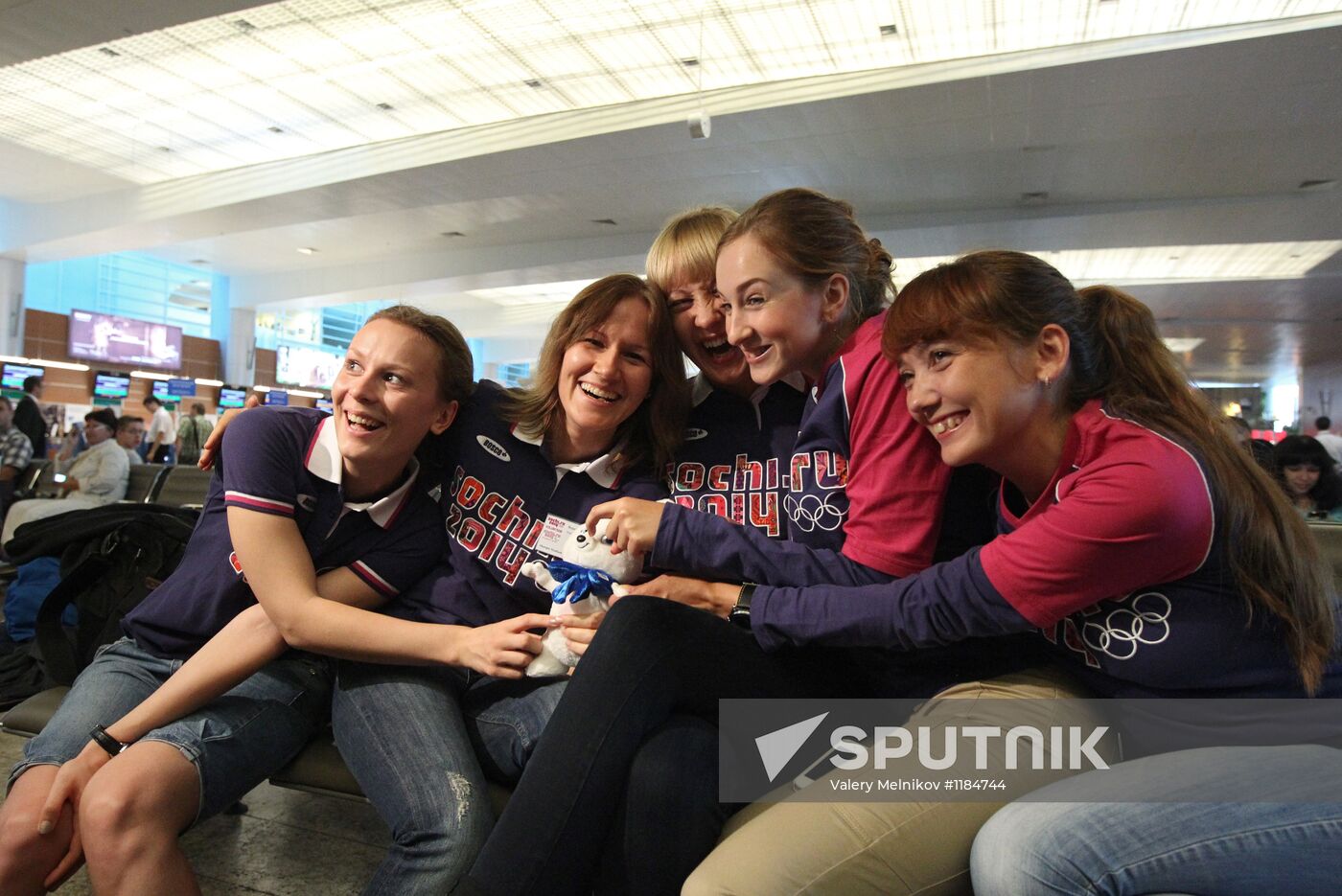 Russia’s national Olympic volunteer team departs for London