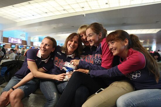 Russia’s national Olympic volunteer team departs for London