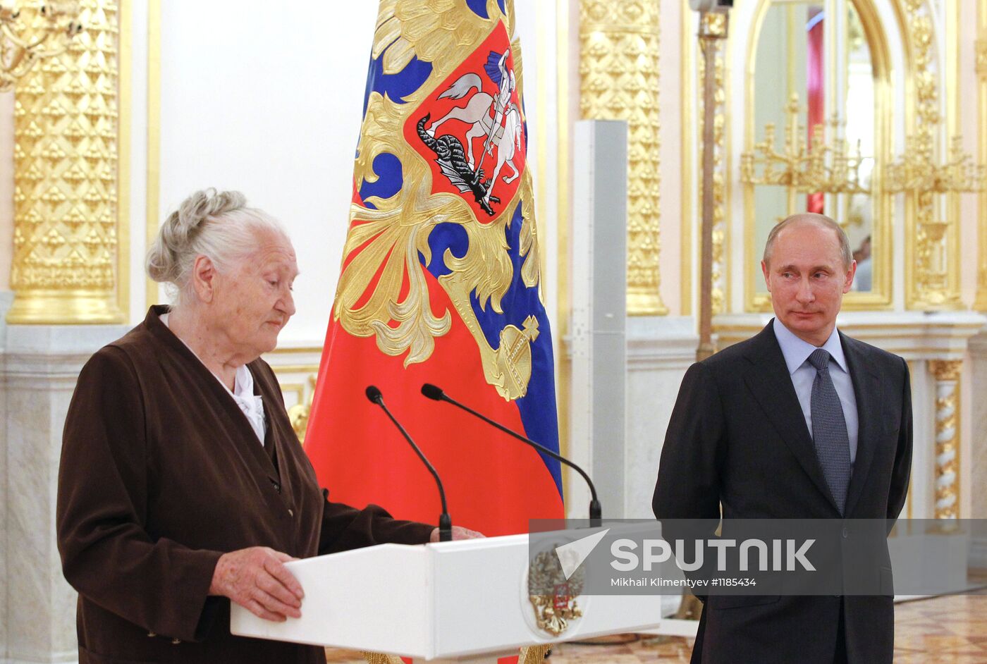 Vladimir Putin meets with Russian Olympic team