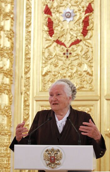 Vladimir Putin meets with Russian Olympic team