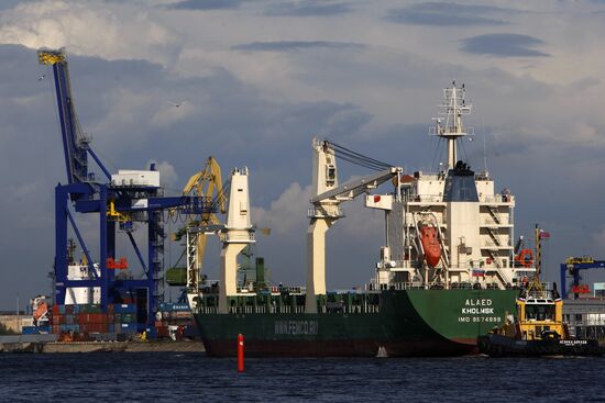 Ship "Alaed" arrives in St.Petersburg