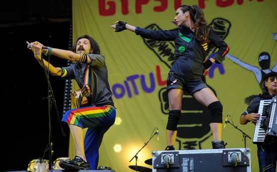 Red Hot Chili Peppers perform live in Moscow