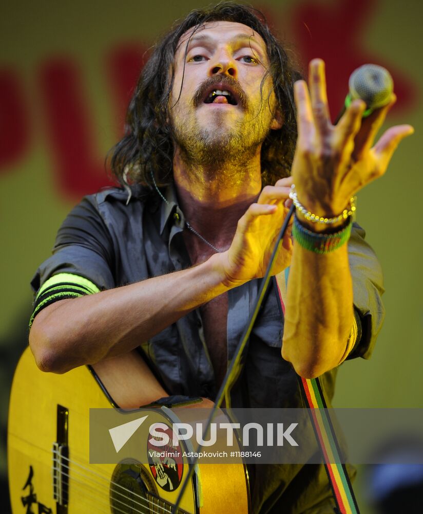 Red Hot Chili Peppers perform live in Moscow