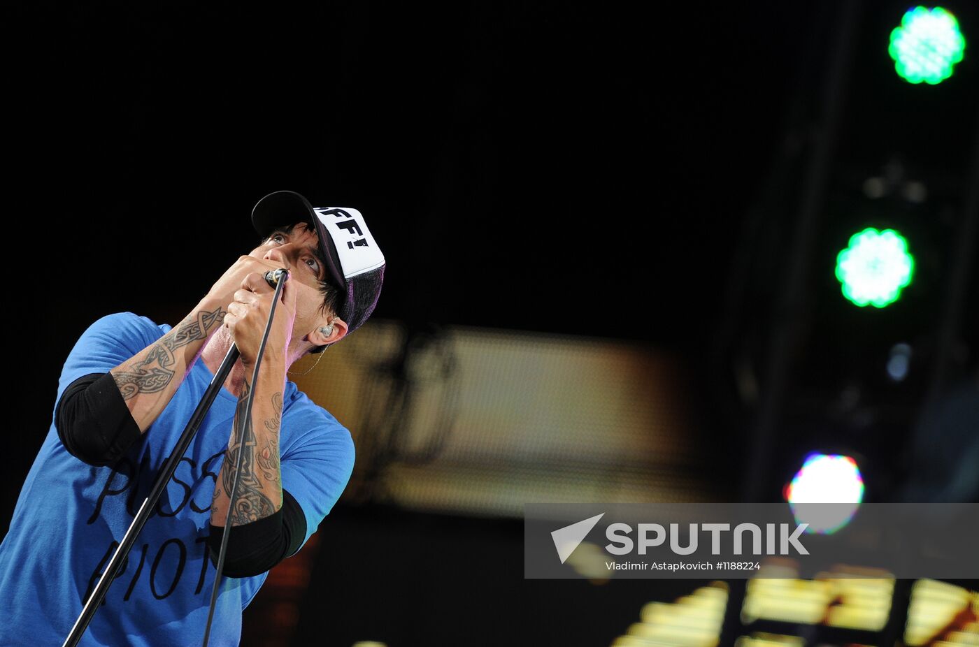 Red Hot Chili Peppers perform live in Moscow