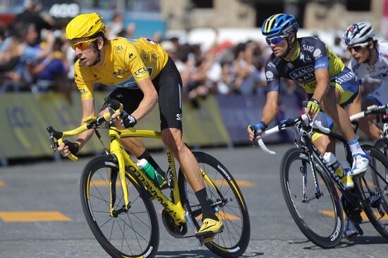 Cycling. Tour de France 2012. Finish