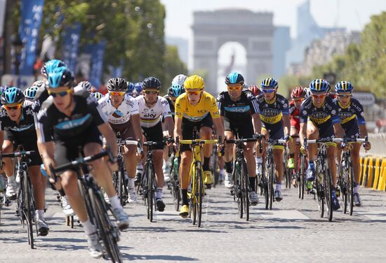 Cycling Tour de France 2012. Finish