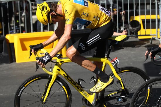 Cycling Tour de France 2012. Finish