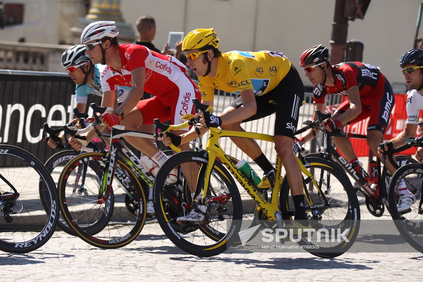 Cycling Tour de France 2012. Finish