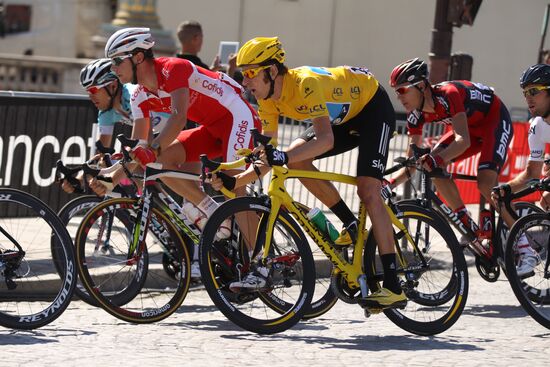 Cycling Tour de France 2012. Finish