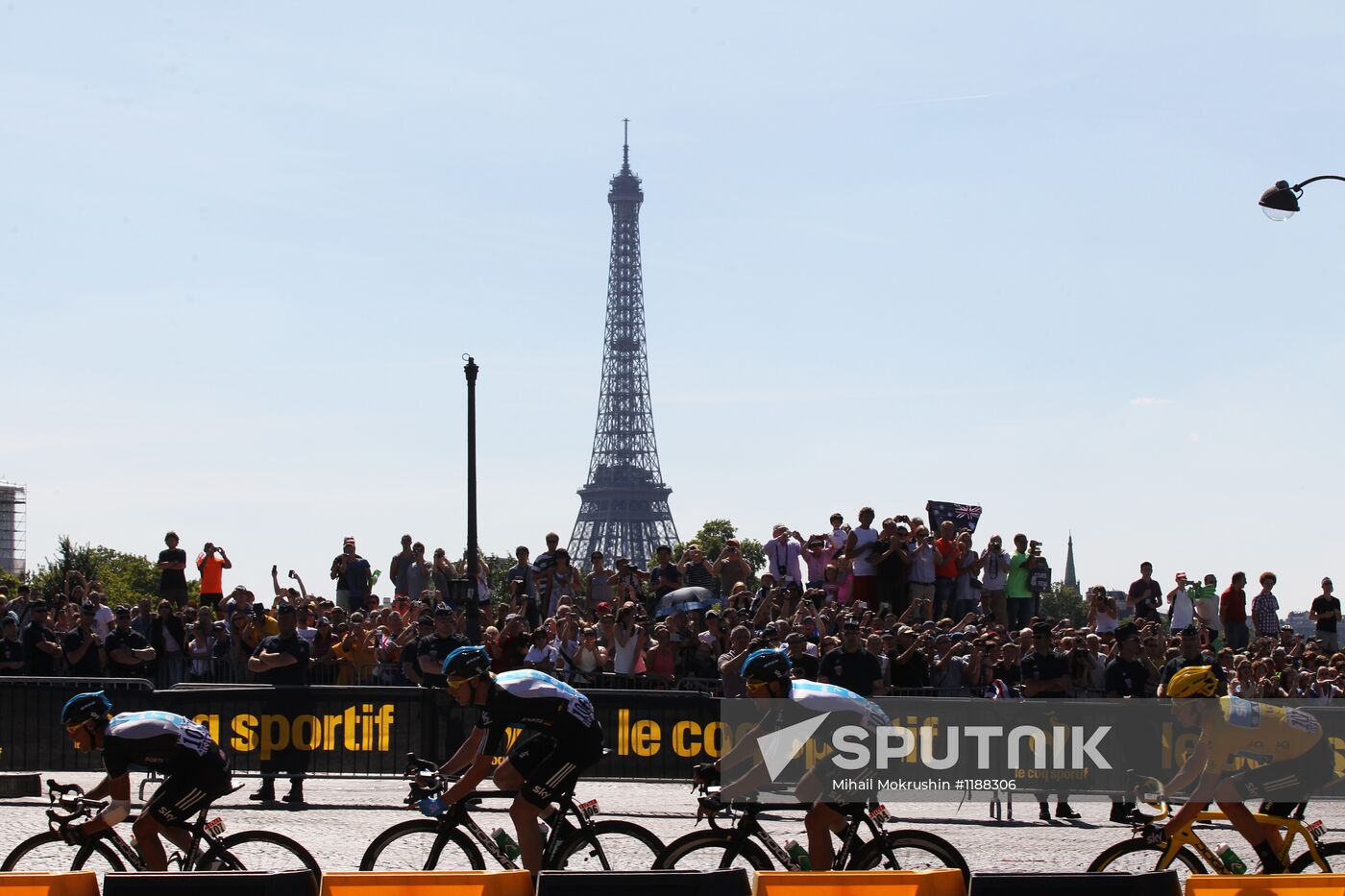 Cycling Tour de France 2012. Finish
