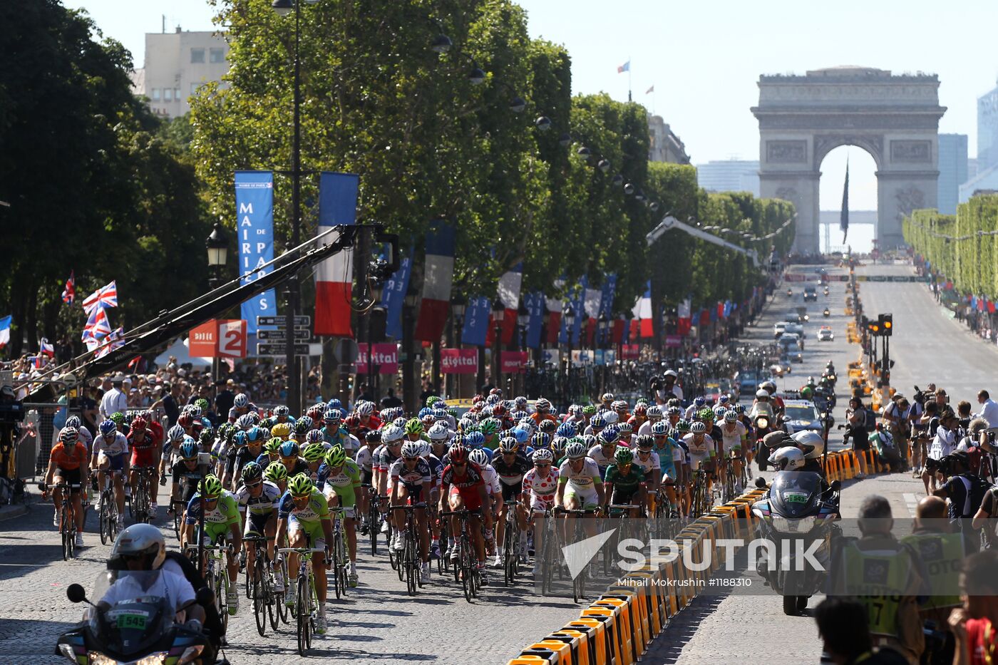 Cycling Tour de France 2012. Finish