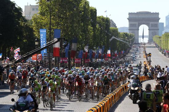 Cycling Tour de France 2012. Finish
