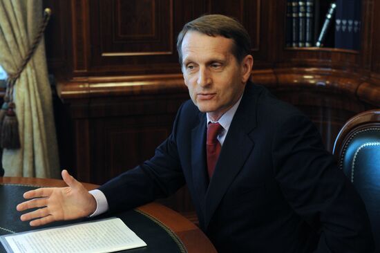 S.Naryshkin chairs session of inter-faction group