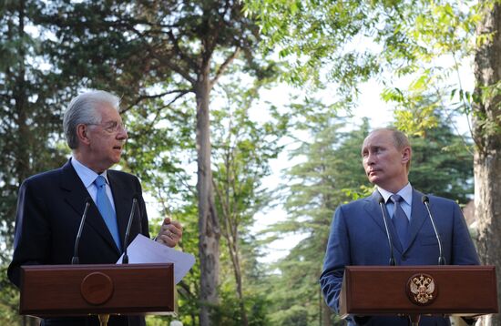Vladimir Putin and Mario Monti hold joint news-conference